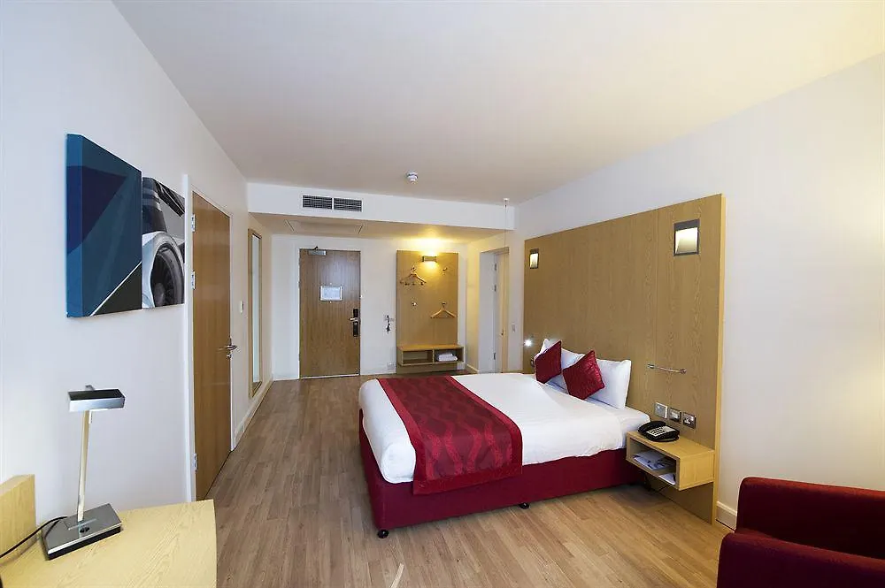 Holiday Inn London Luton Airport By Ihg Hotel