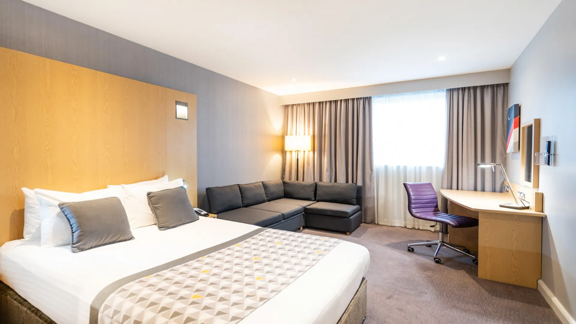 Holiday Inn London Luton Airport By Ihg Hotel